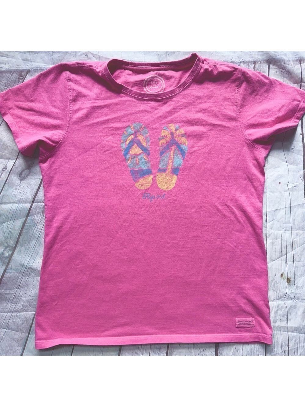 NWOT Women’s Large Life Is Good SS Flip Flops Graphic TShirt